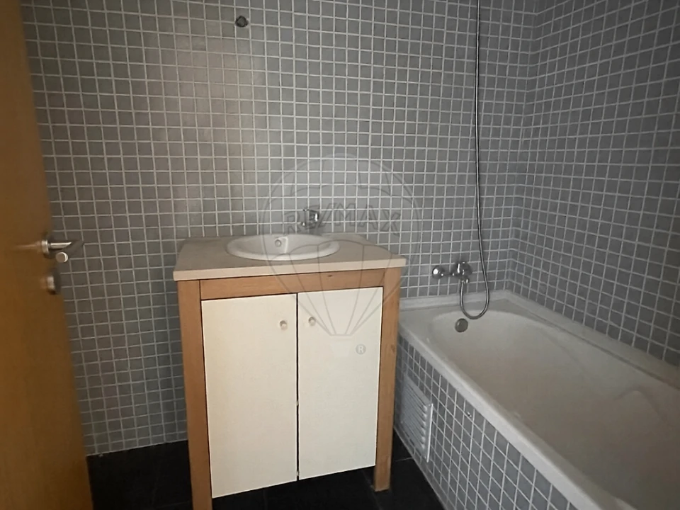 Apartamento T3 para Venda em Moreira Foto 12