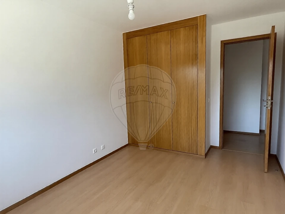 Apartamento T3 para Venda em Moreira Foto 8