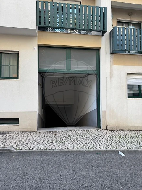 Garagem para Venda em Setubal (São Sebastião)