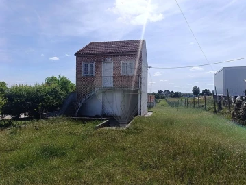 Moradia T4 para Venda em Antuzede e Vil de Matos