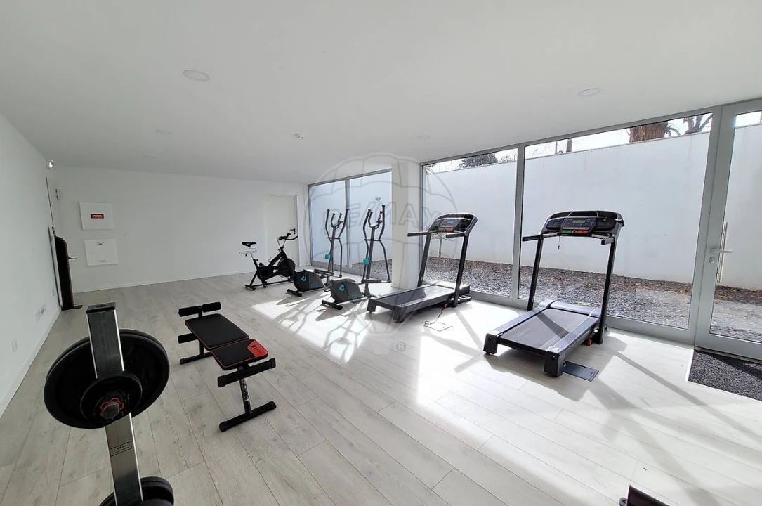 Apartamento T1 para Venda em Lordelo do Ouro e Massarelos Foto 2