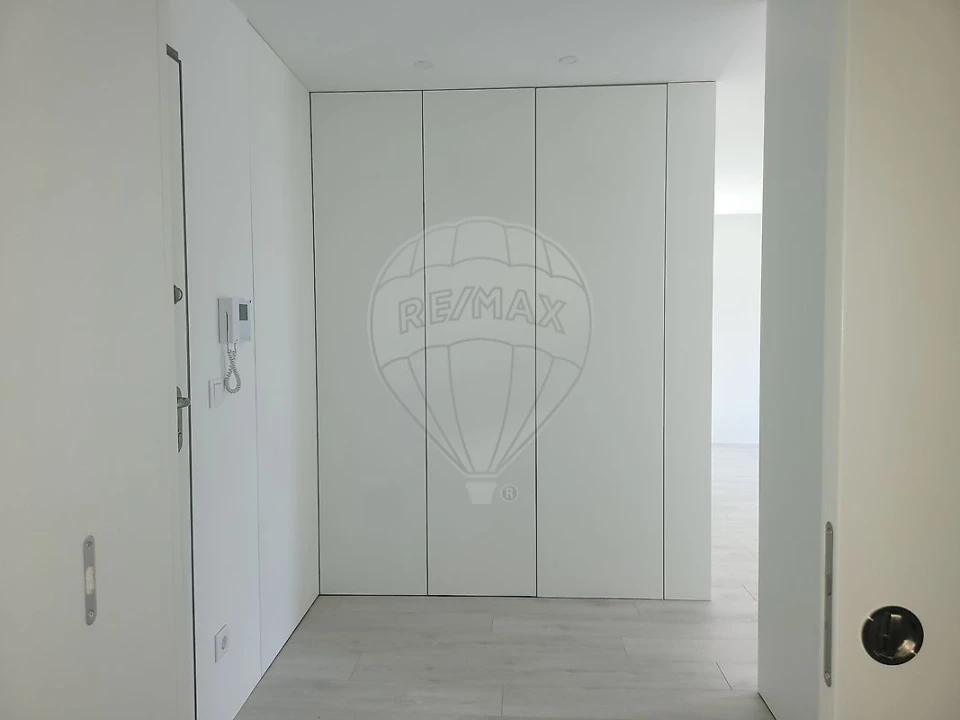 Apartamento T1 para Venda em Lordelo do Ouro e Massarelos Foto 10