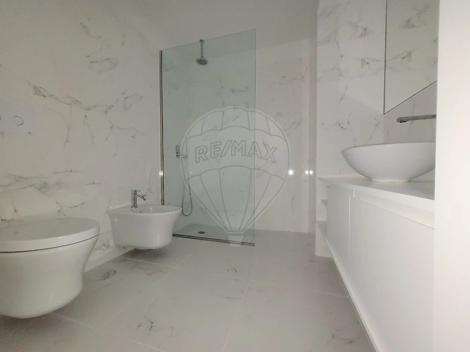 Apartamento T1 para Venda em Lordelo do Ouro e Massarelos Foto 15