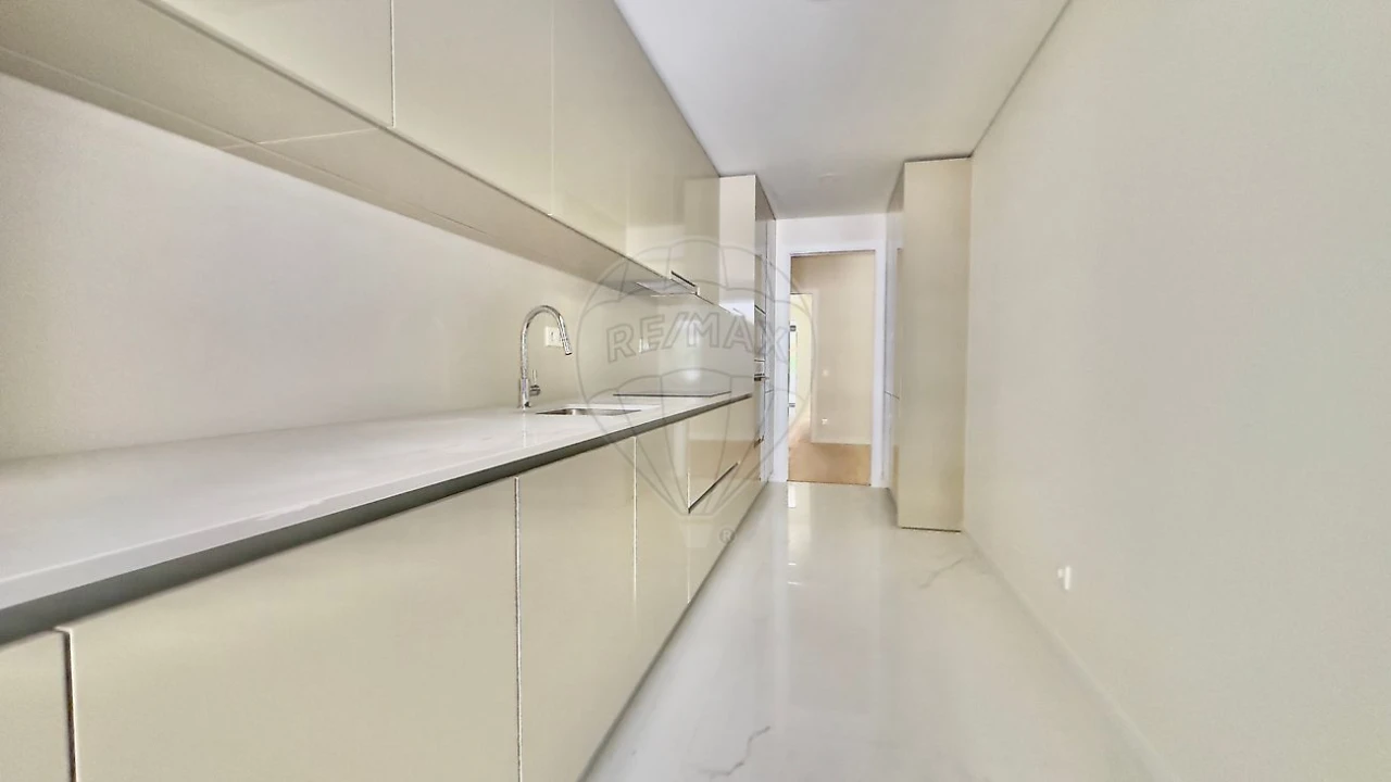Apartamento T3 para Venda em Algés, Linda-A-Velha e Cruz Quebrada-Dafundo Foto 2