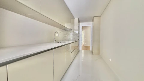 Apartamento T3 para Venda em Algés, Linda-A-Velha e Cruz Quebrada-Dafundo