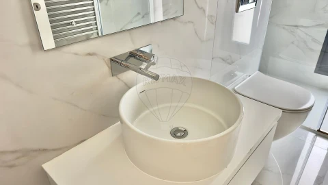 Apartamento T3 para Venda em Algés, Linda-A-Velha e Cruz Quebrada-Dafundo