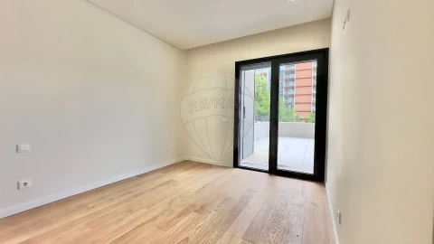 Apartamento T3 para Venda em Algés, Linda-A-Velha e Cruz Quebrada-Dafundo