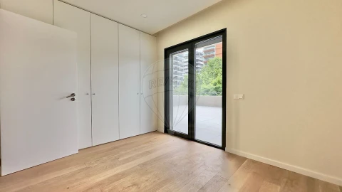 Apartamento T3 para Venda em Algés, Linda-A-Velha e Cruz Quebrada-Dafundo
