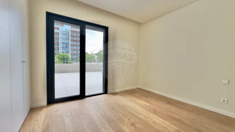Apartamento T3 para Venda em Algés, Linda-A-Velha e Cruz Quebrada-Dafundo