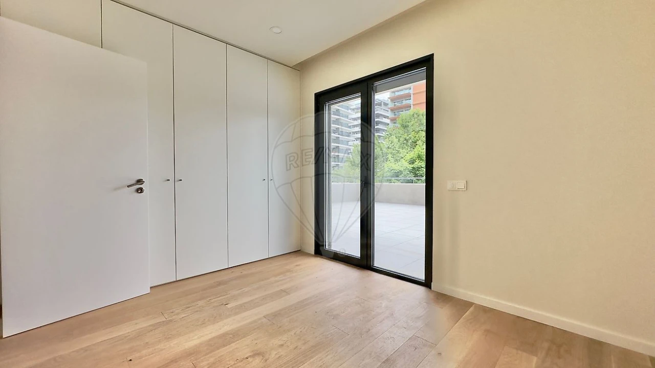 Apartamento T3 para Venda em Algés, Linda-A-Velha e Cruz Quebrada-Dafundo Foto 12