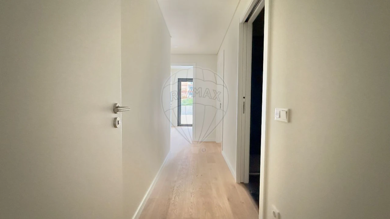 Apartamento T3 para Venda em Algés, Linda-A-Velha e Cruz Quebrada-Dafundo Foto 8