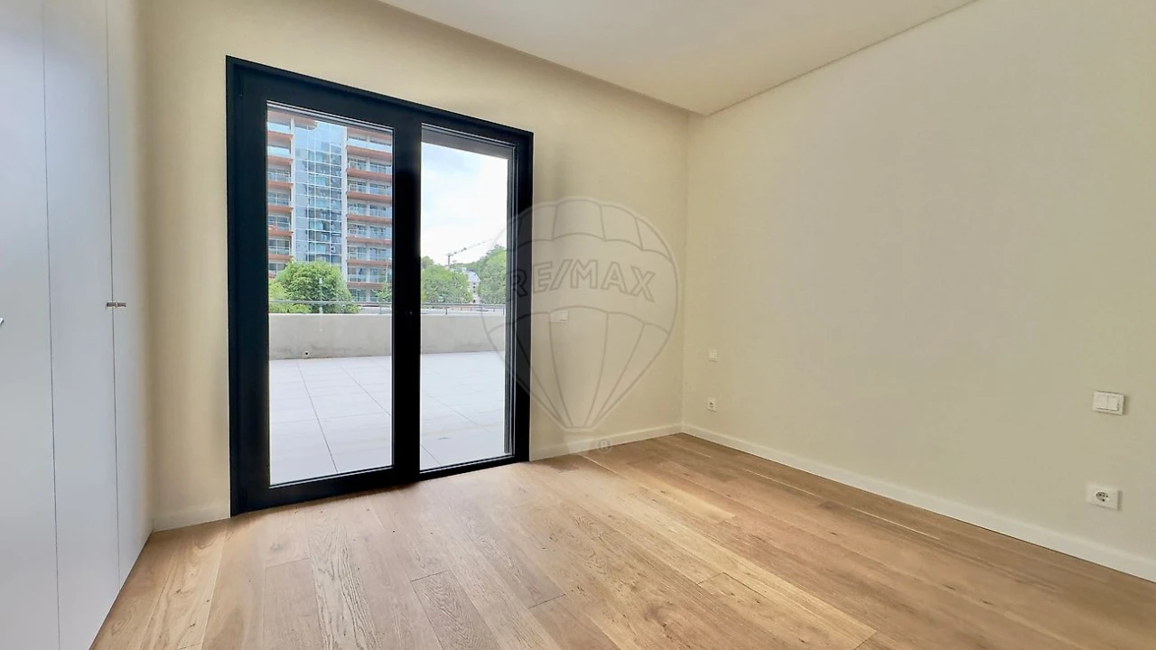 Apartamento T3 para Venda em Algés, Linda-A-Velha e Cruz Quebrada-Dafundo Foto 14