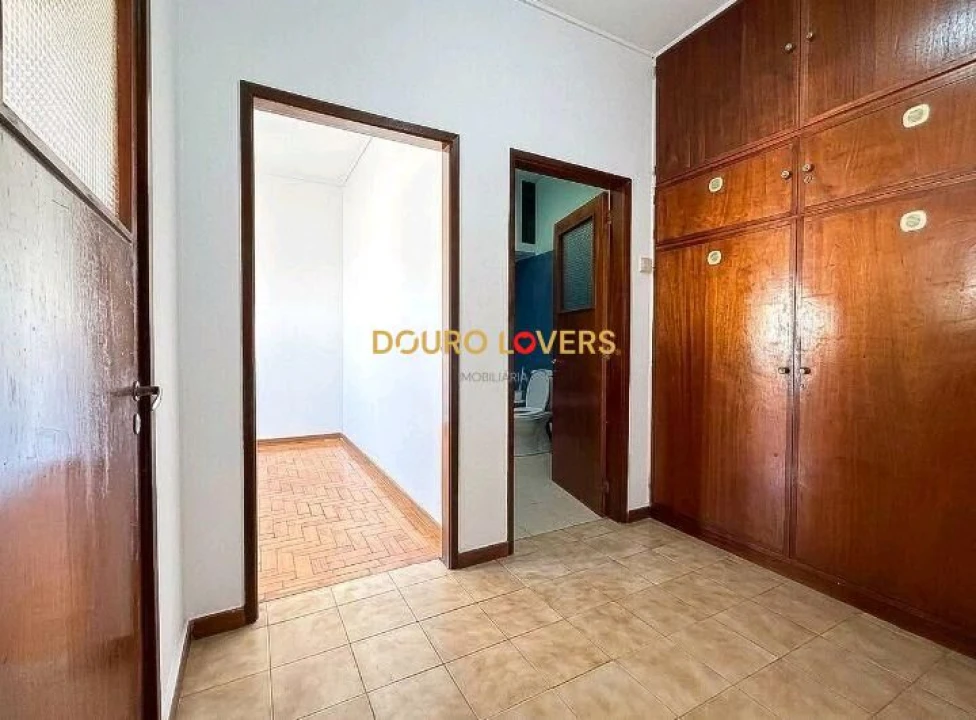 Apartamento T2 para Venda em Campanhã Foto 4