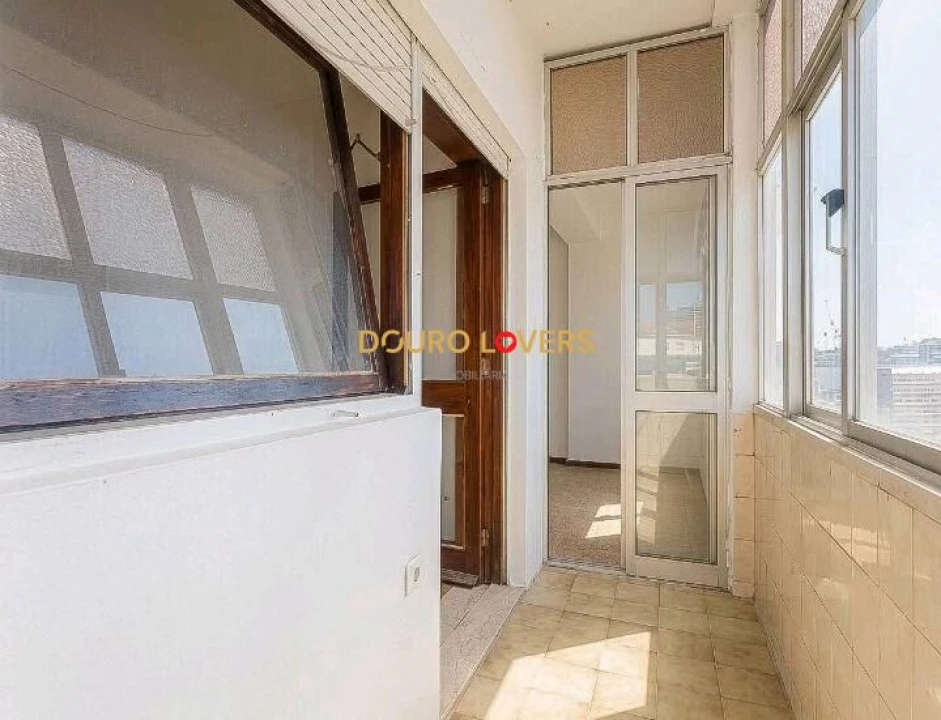 Apartamento T2 para Venda em Campanhã Foto 9