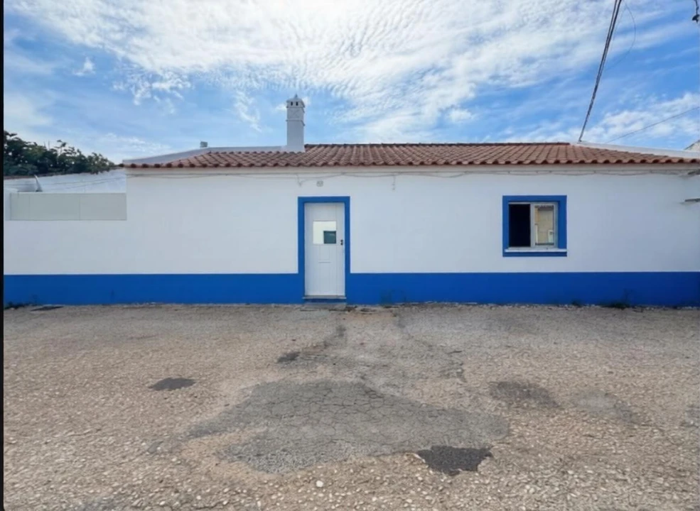 Moradia T2 para Venda em Odiaxere Foto 1