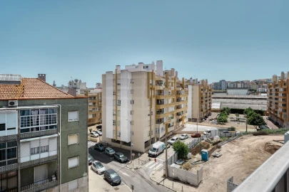 Apartamento T3 para Venda em Falagueira-Venda Nova