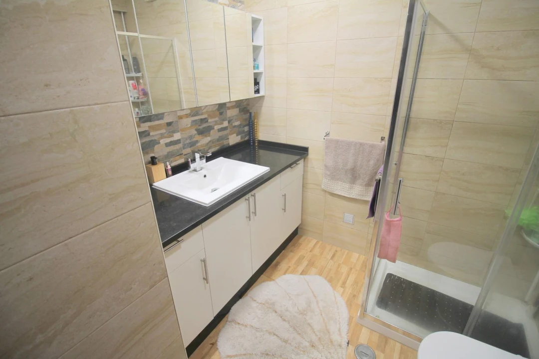 Apartamento T2 para Venda em Agualva e Mira-Sintra Foto 13