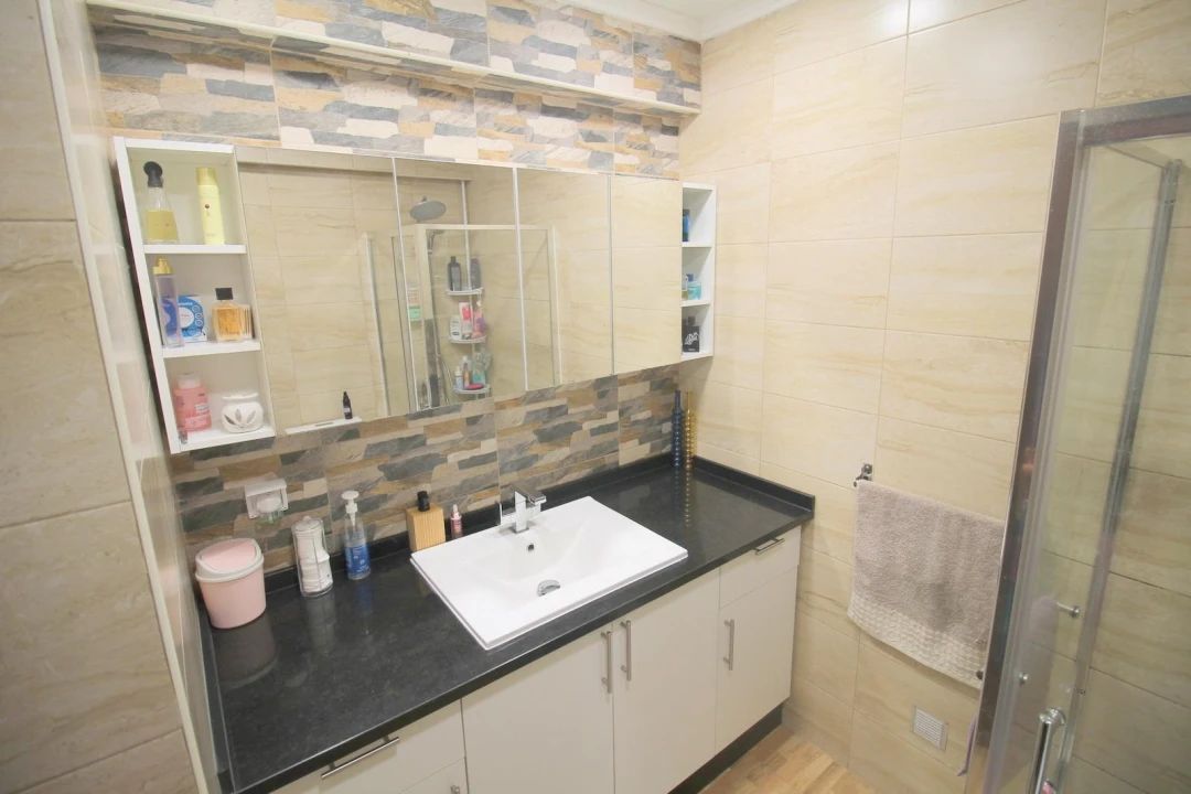 Apartamento T2 para Venda em Agualva e Mira-Sintra Foto 15