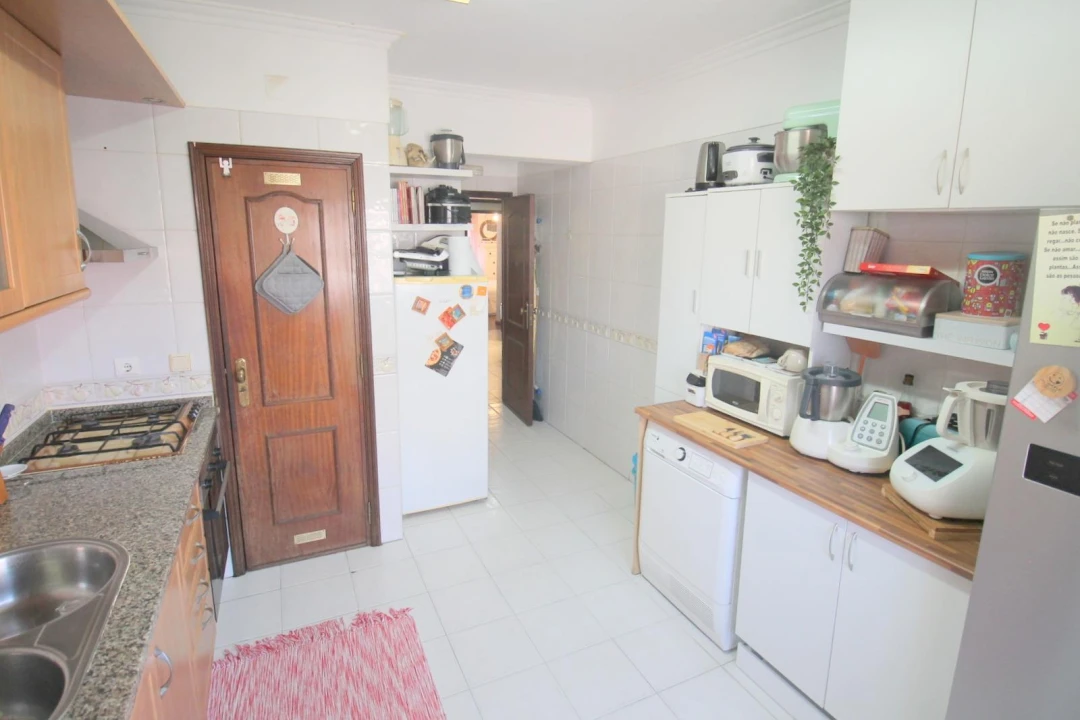 Apartamento T2 para Venda em Agualva e Mira-Sintra Foto 5