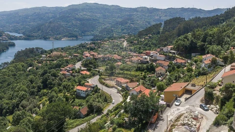 Moradia T3 para Venda em Rio Caldo
