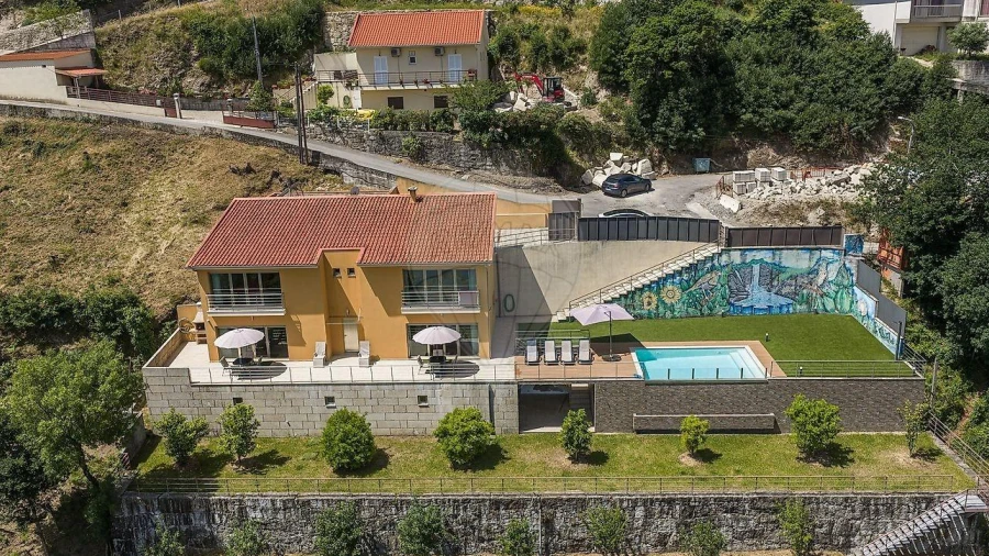 Moradia T3 para Venda em Rio Caldo