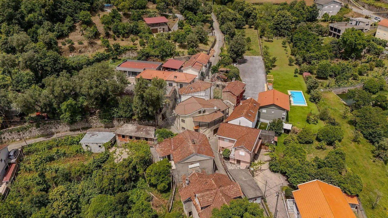 Moradia T4 para Venda em Bouro (Santa Maria) Foto 3