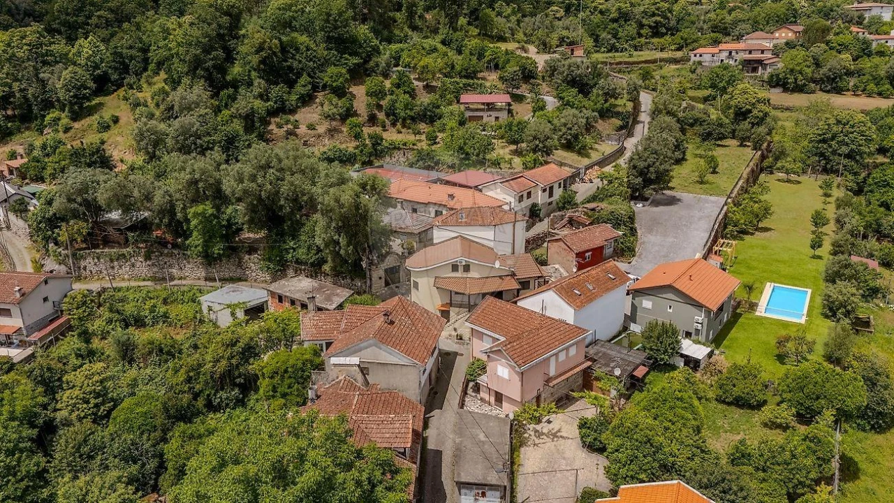 Moradia T4 para Venda em Bouro (Santa Maria) Foto 4
