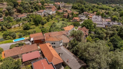 Moradia T4 para Venda em Bouro (Santa Maria)