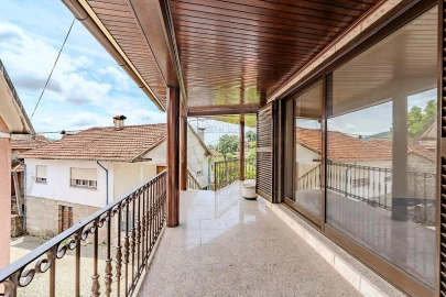 Moradia T4 para Venda em Bouro (Santa Maria)