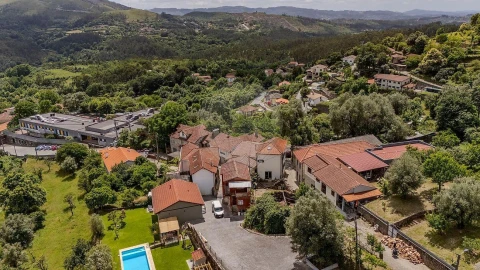 Moradia T4 para Venda em Bouro (Santa Maria)