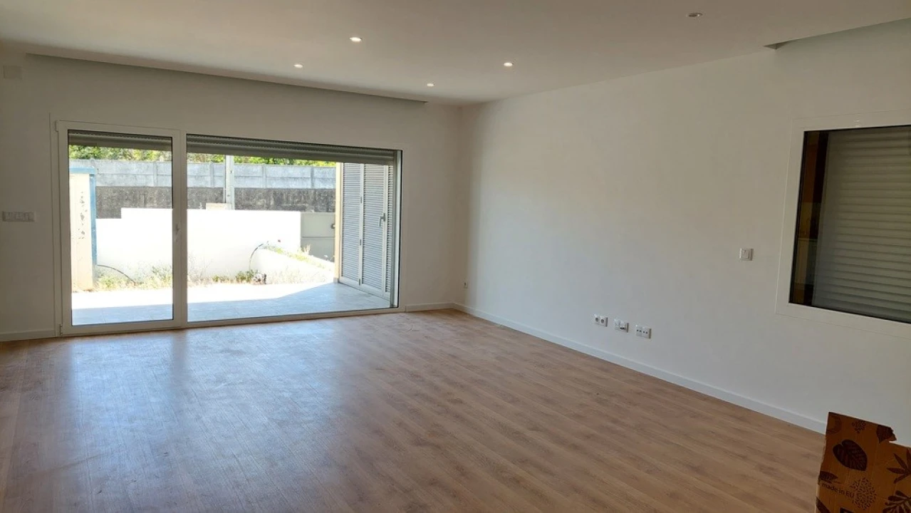 Apartamento T3 para Venda em Parceiros e Azoia Foto 3
