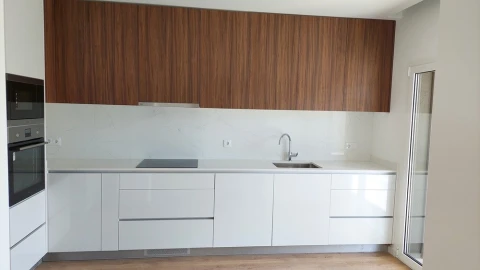 Apartamento T3 para Venda em Parceiros e Azoia