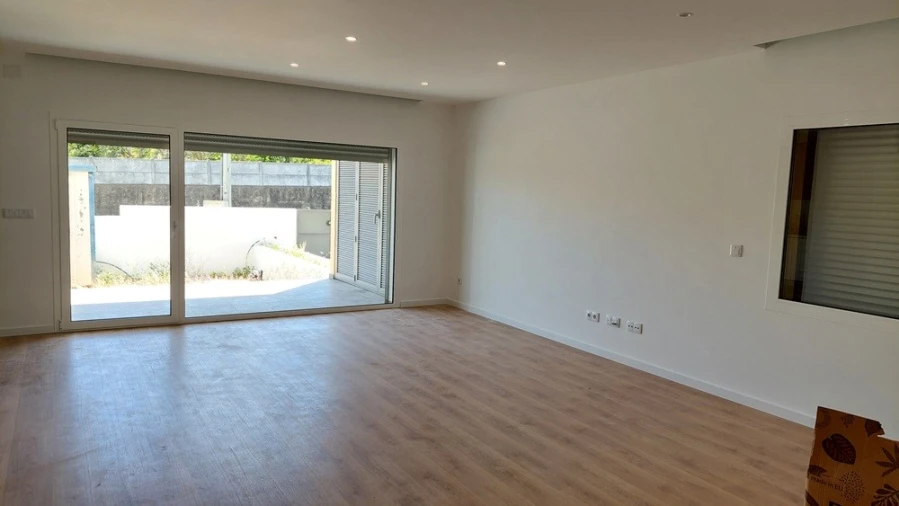 Apartamento T3 para Venda em Parceiros e Azoia Foto 3