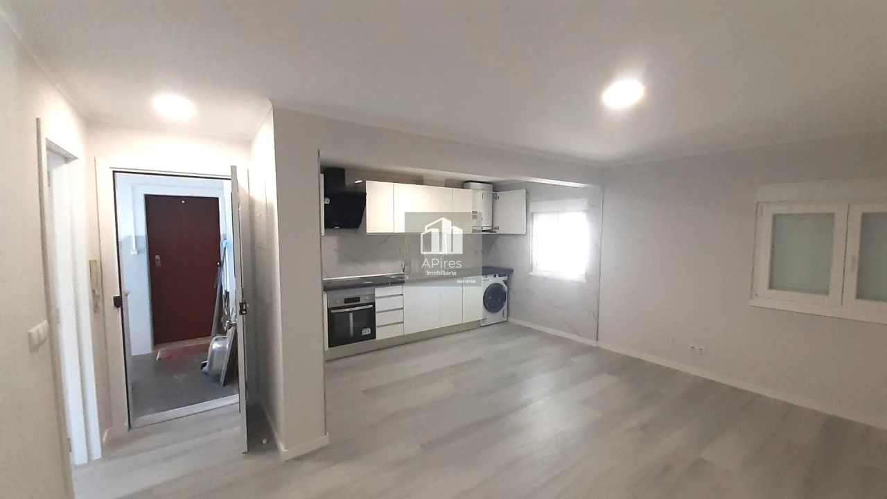 Apartamento T3 para Venda em Laranjeiro e Feijó Foto 7