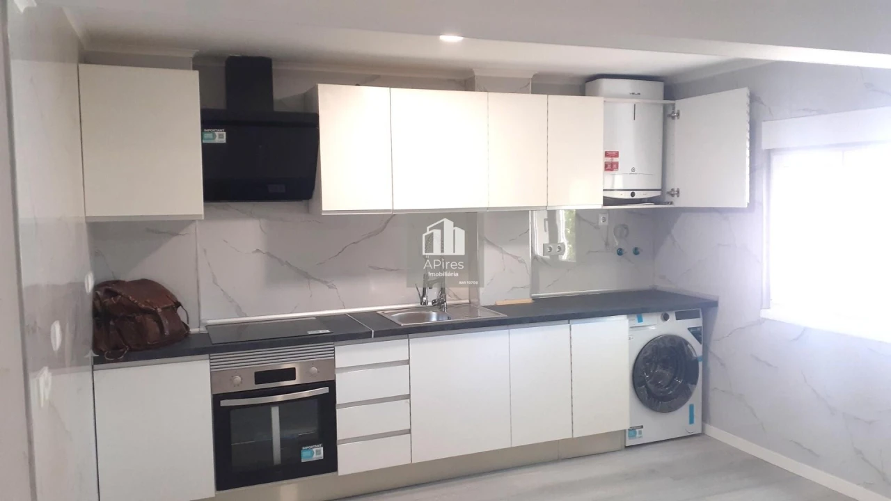 Apartamento T3 para Venda em Laranjeiro e Feijó Foto 5