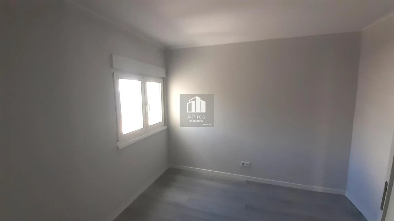 Apartamento T3 para Venda em Laranjeiro e Feijó Foto 16
