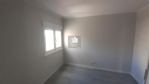 Apartamento T3 para Venda em Laranjeiro e Feijó
