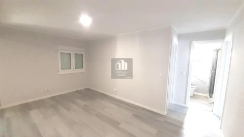 Apartamento T3 para Venda em Laranjeiro e Feijó