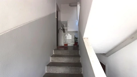 Apartamento T3 para Venda em Laranjeiro e Feijó