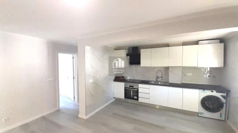 Apartamento T3 para Venda em Laranjeiro e Feijó