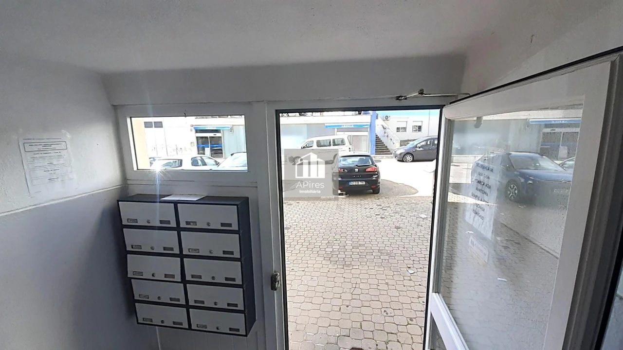 Apartamento T3 para Venda em Laranjeiro e Feijó Foto 25
