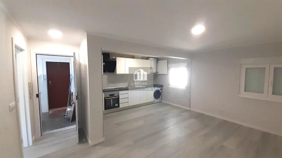 Apartamento T3 para Venda em Laranjeiro e Feijó Foto 7