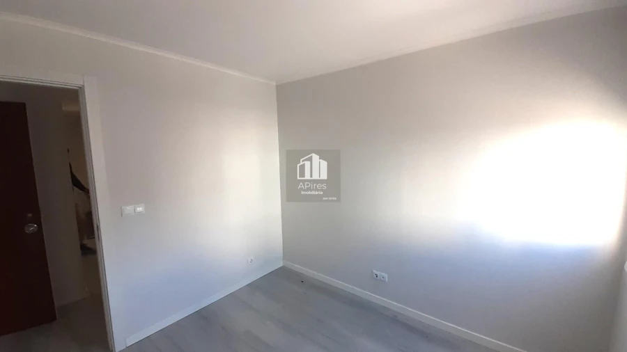 Apartamento T3 para Venda em Laranjeiro e Feijó Foto 17