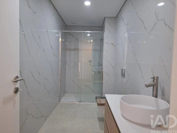 Apartamento T2 para Venda em Portimão Foto 12