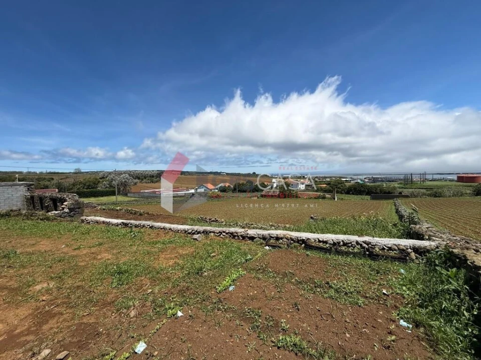 Moradia T1 para Venda em Praia da Vitoria (Santa Cruz) Foto 18