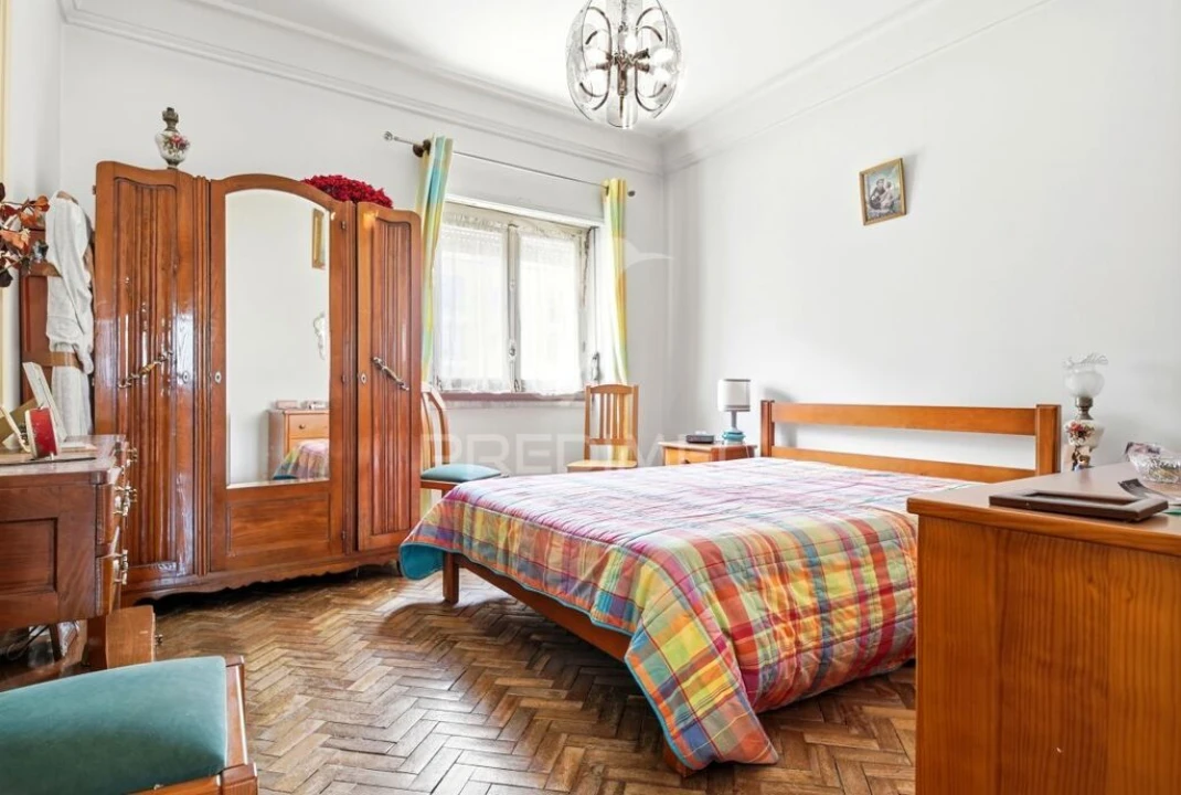 Apartamento T7 para Venda em Areeiro Foto 8