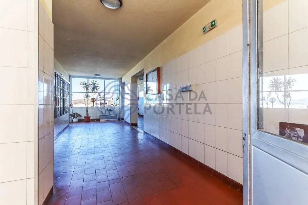 Apartamento T2 para Venda em Santo António dos Cavaleiros e Frielas Foto 3