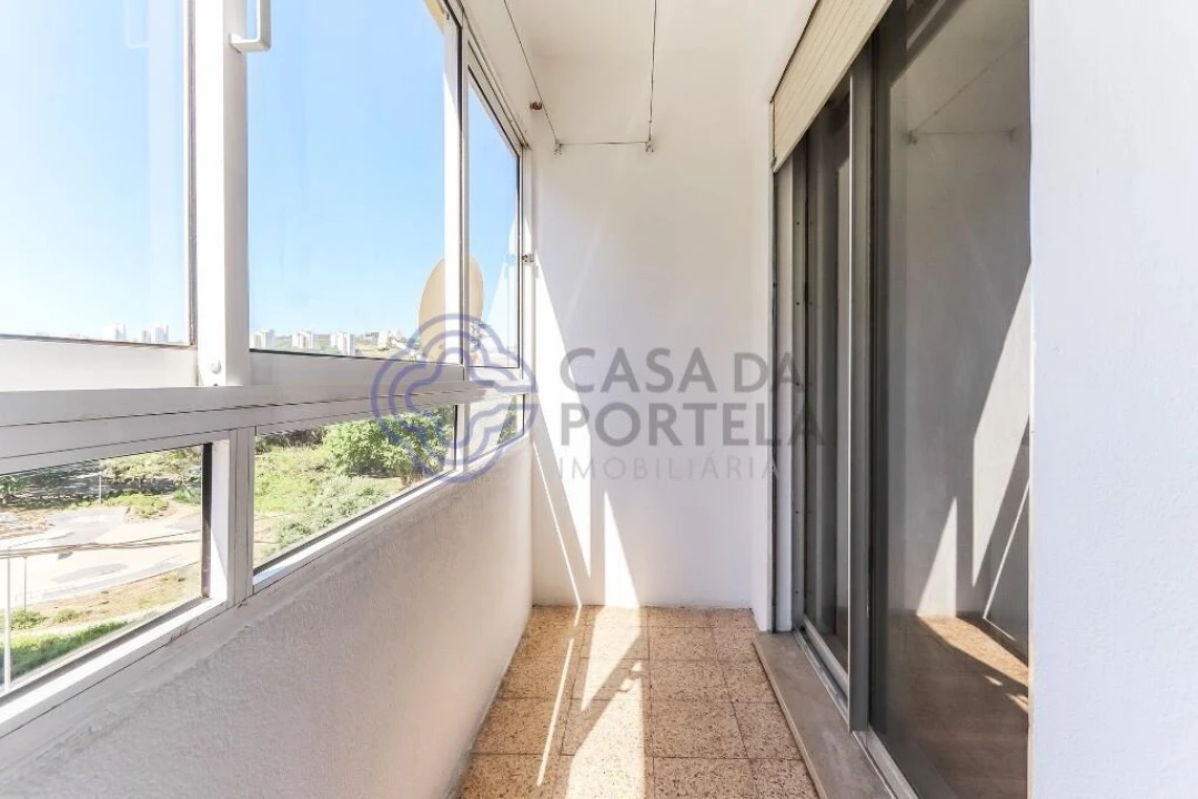 Apartamento T2 para Venda em Santo António dos Cavaleiros e Frielas Foto 22