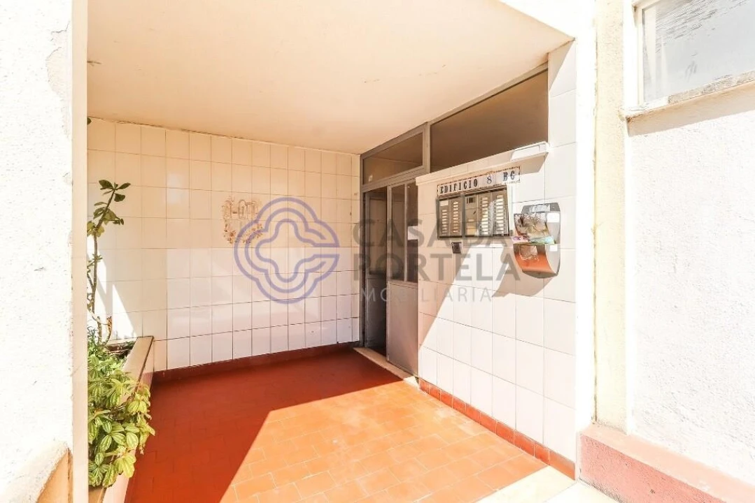 Apartamento T2 para Venda em Santo António dos Cavaleiros e Frielas Foto 2