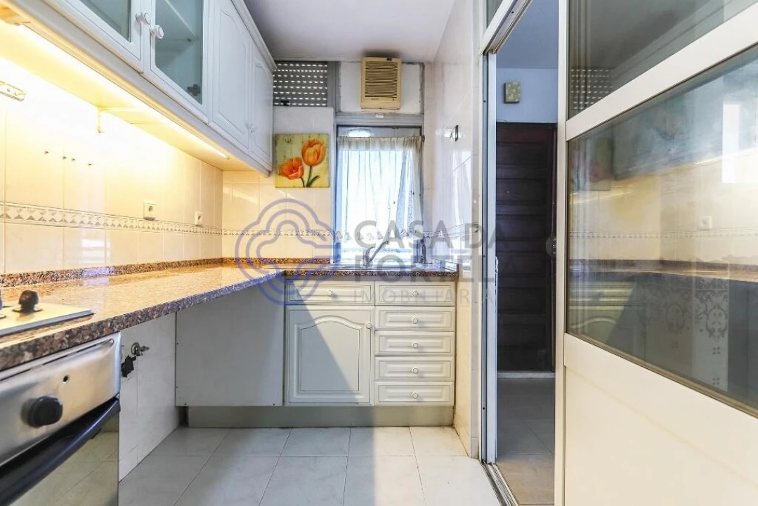 Apartamento T2 para Venda em Santo António dos Cavaleiros e Frielas Foto 11